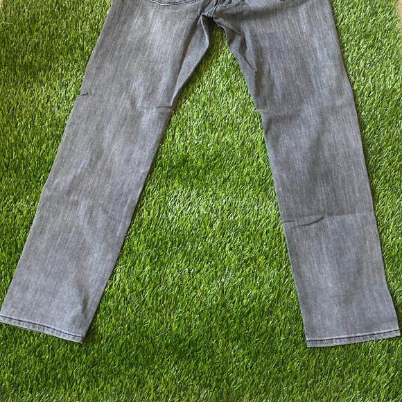 Gap grey Jean. 29/30 MEN. Works beautiful in women 😜 - Picture 4 of 6